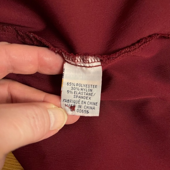 Reitman’s burgundy woman’s blouse - Picture 9 of 9